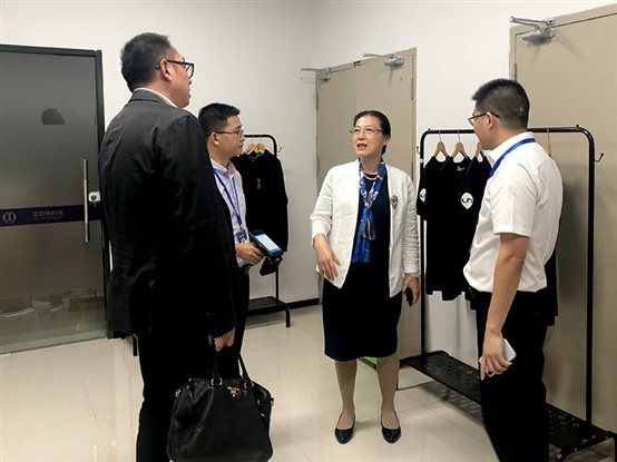 東軟漢楓醫療科技盧朝霞董事長一行和廈門艾歐特科技雙方熱情探討交流